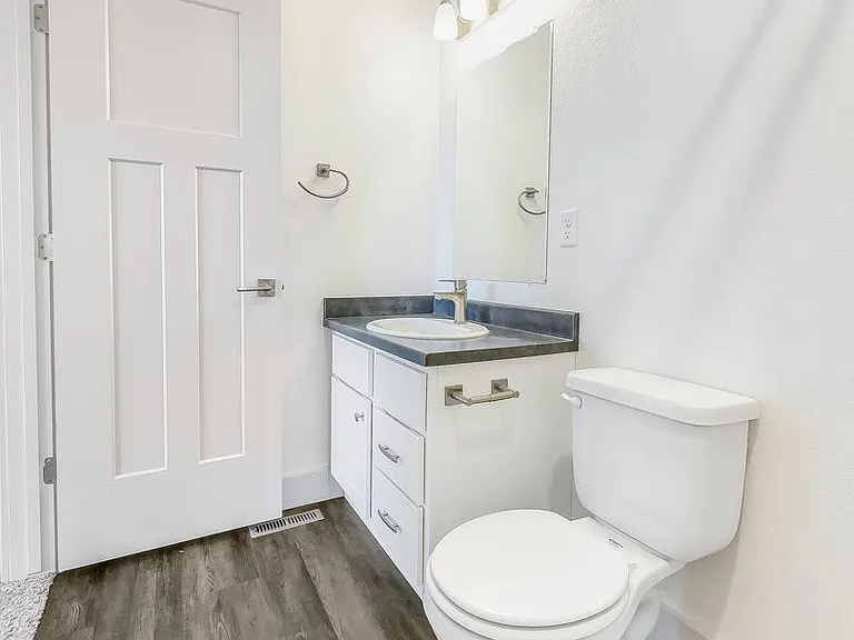 110 Parkview Ct — Photo 48