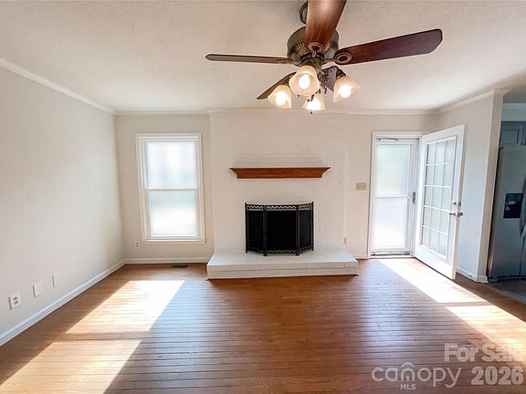 3rd image of 973 Pleasant Ridge Rd