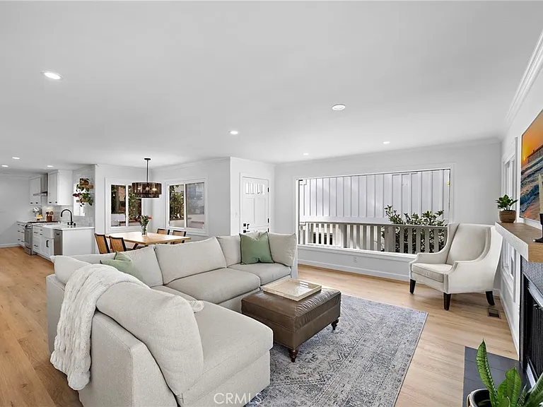 226 La Jolla Dr — Photo 13