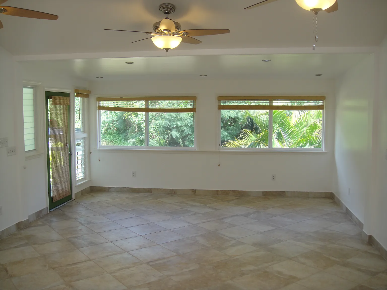 4875 Aliali Rd — Photo 4