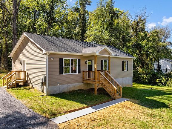 4th image of 268 Dawn Ln
