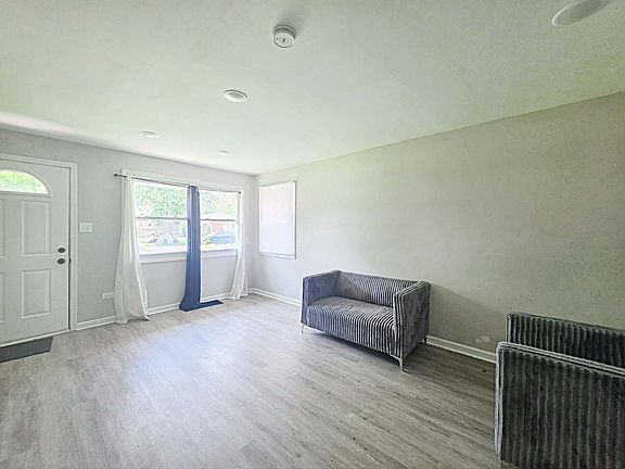 2nd image of 14637 Dante Ave