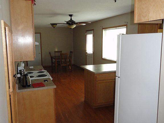 5th image of 915 Oxford Dr