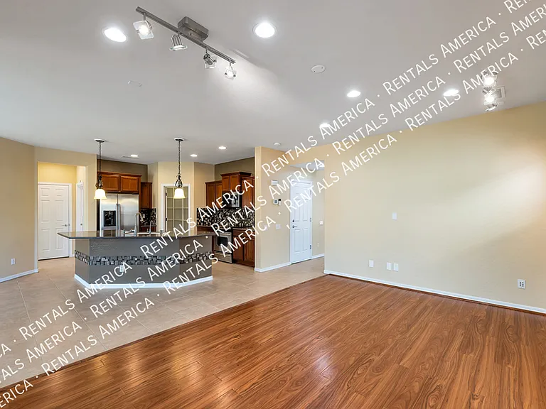 15813 N Dante Dr — Photo 4