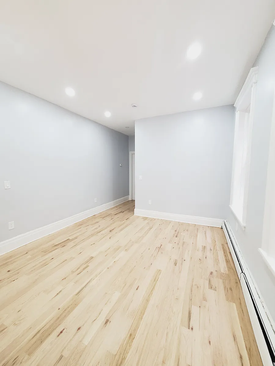 Building Photo - 81 Bostwick Ave #2E