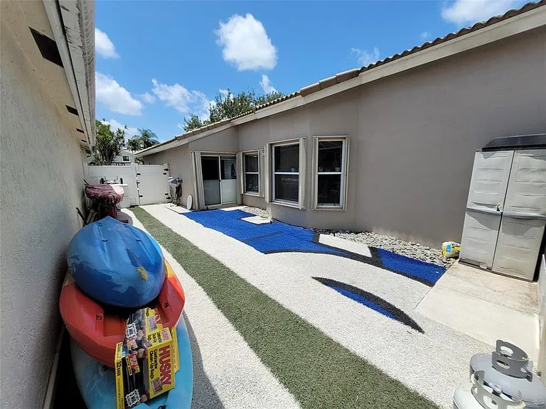 6416 Barton Creek Cir — Photo 31