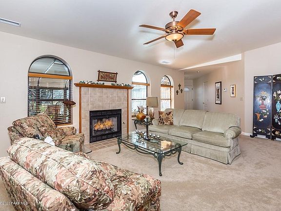 2nd image of 661 Filaree Dr
