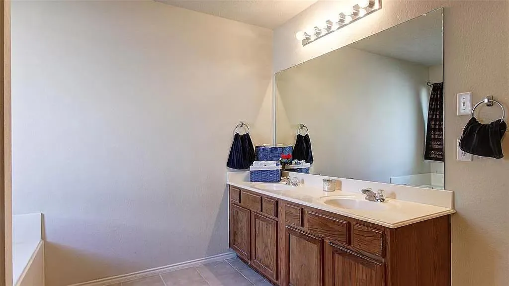 3 bed, 1490 sqft, $2,350 — Photo 4