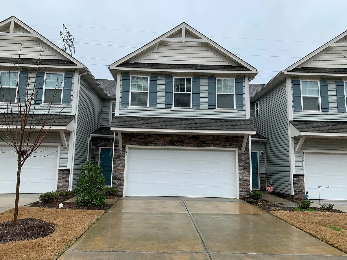 Front view - 113 Hamlet Pl
