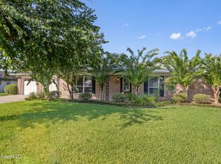 1313 Queen Park Cir, Ocean Springs, MS 39564