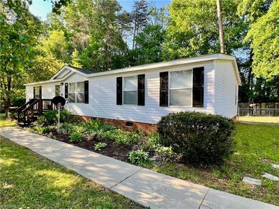 5606 Bridletree Ct, Mc Leansville, NC, 27301