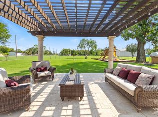 9203 Avenue G, Liverpool, TX 77577