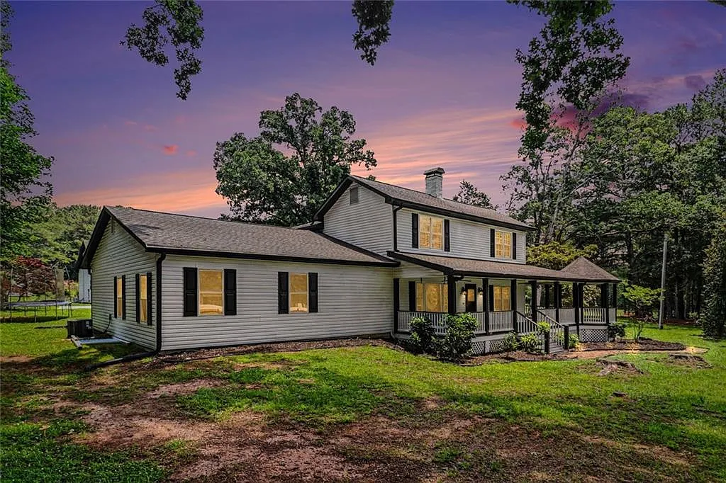 4 bed, 2.5 bath, 3627 sqft, $6,200 — Photo 2