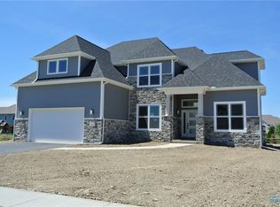 5551 Wood Trace Ct, Sylvania, OH 43560