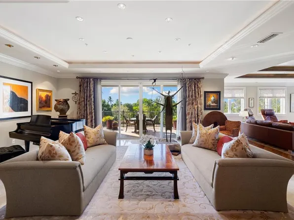 1400 Gulf Shore BLVD N #201, NAPLES, FL 34102