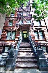 Rented by R New York