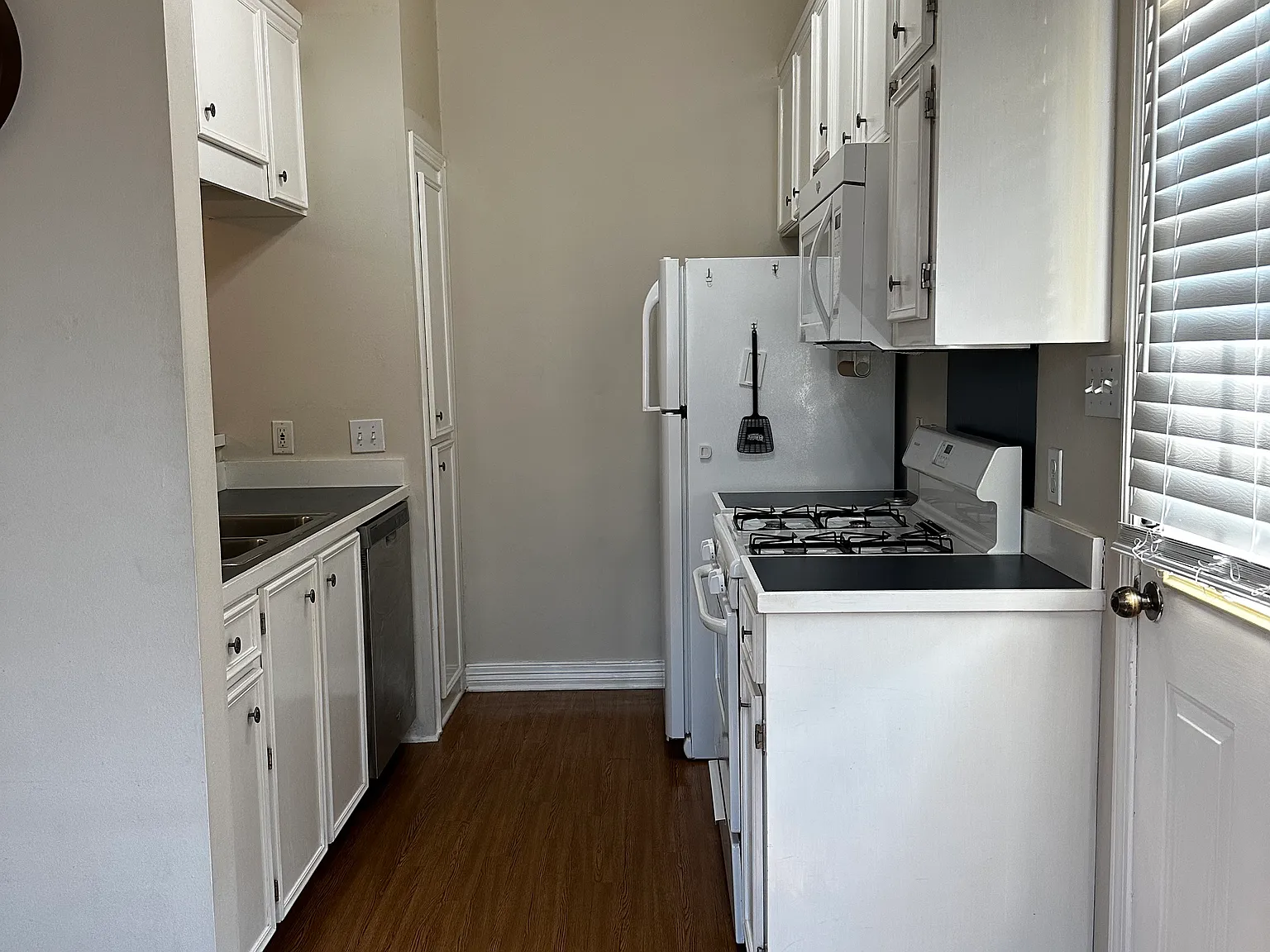 3 bed, 1248 sqft, $1,550 — Photo 3