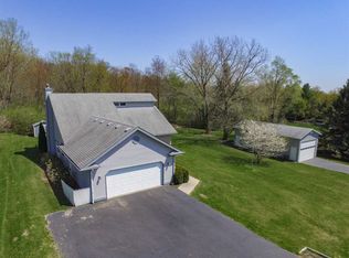 203 Staffordshire Dr NE, Poplar Grove, IL 61065