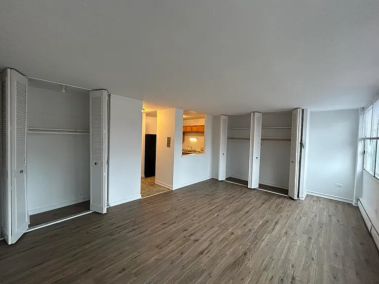 6131 N Winthrop Ave #107 — Photo 3