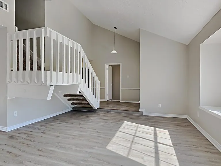 3310 Hampton Dr — Photo 7