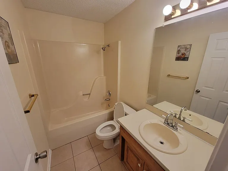 902 S Liberty Dr — Photo 13