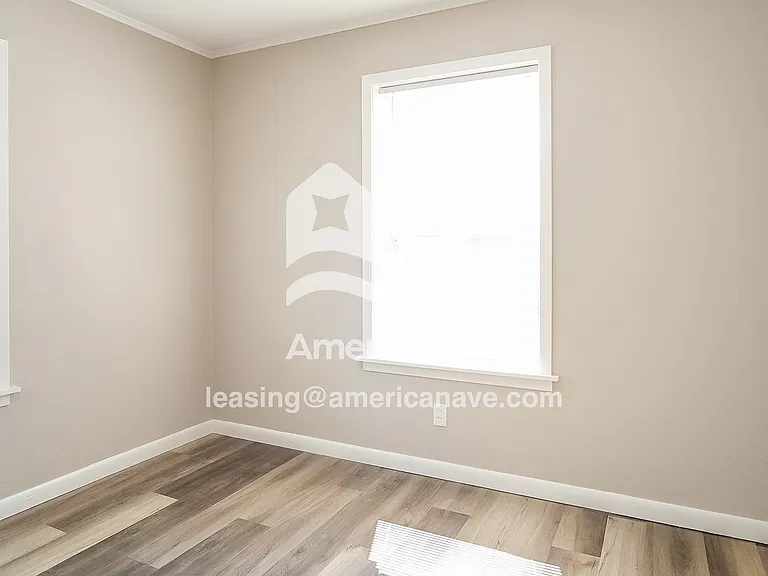 1583683_010_wm_-_bedroom_13181380.jpg