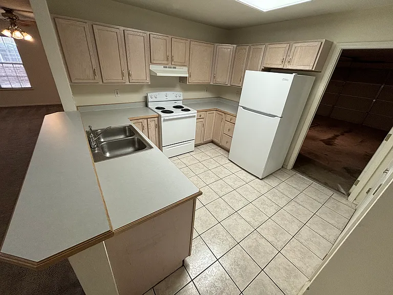 4913 N Britton Dr — Photo 4