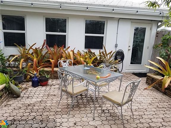2nd image of 161 NW 27th Ct