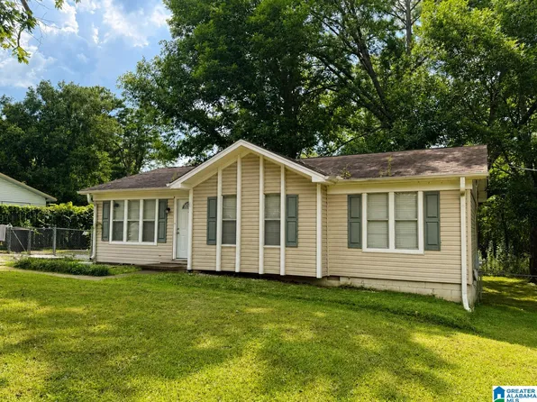 650 Willow Bend Ln, Bessemer, AL 35023