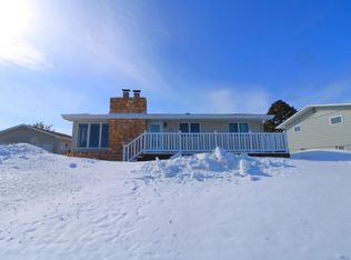 209 27th St NW, Minot, ND 58703