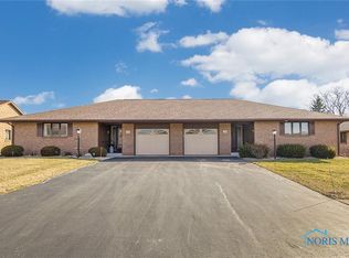 2001 Stonehill Dr #U9, Findlay, OH 45840