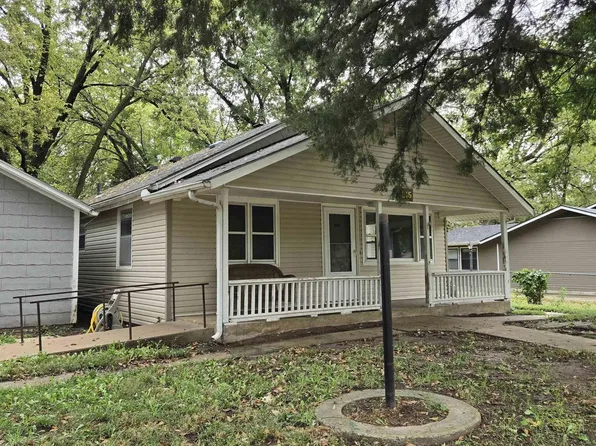 815 N Elm St, Abilene, KS 67410