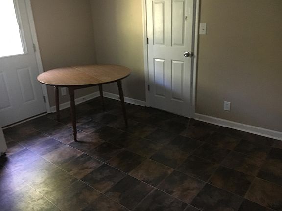 3rd image of 340 Woodale Dr