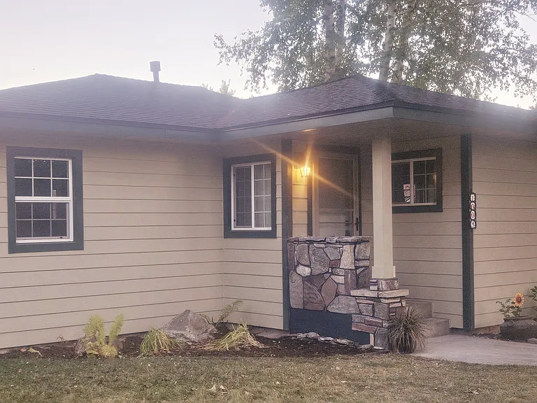 Sandpoint Remodeled 3/2 Cottage