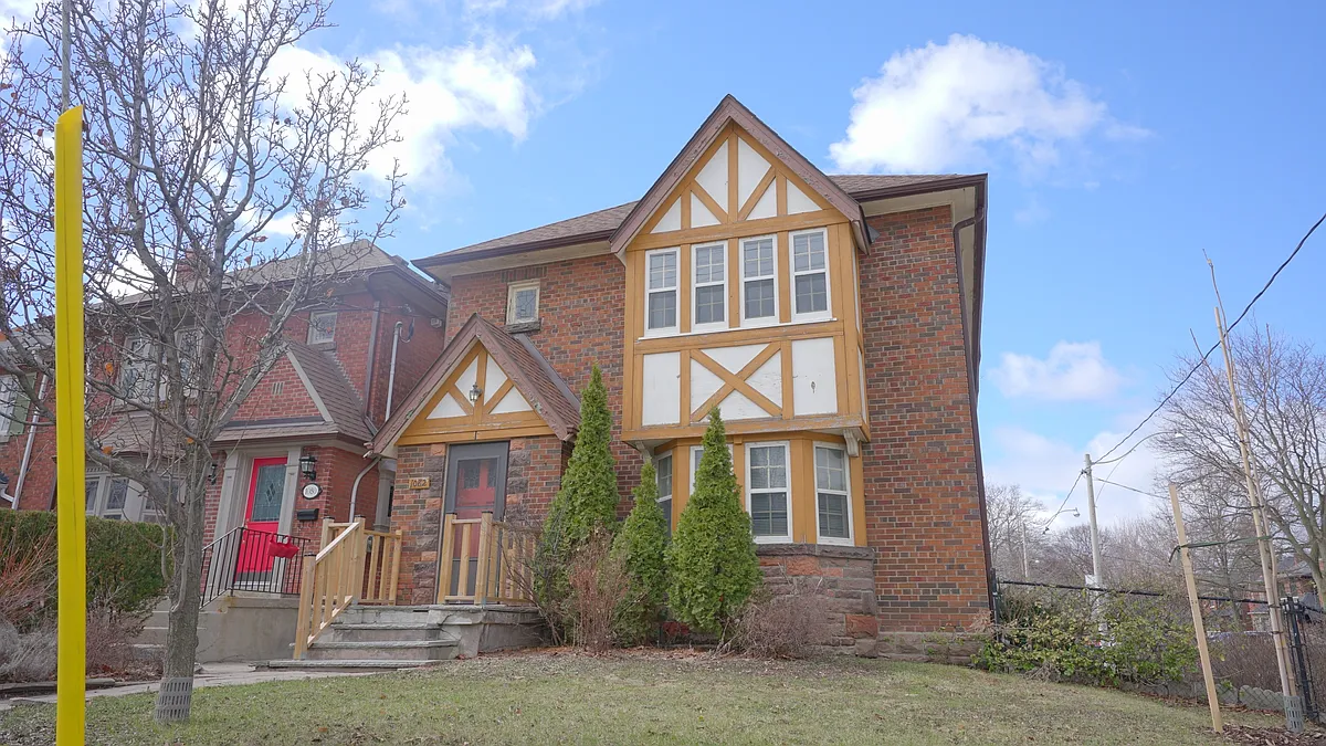 Building Photo - 1082 Avenue Rd