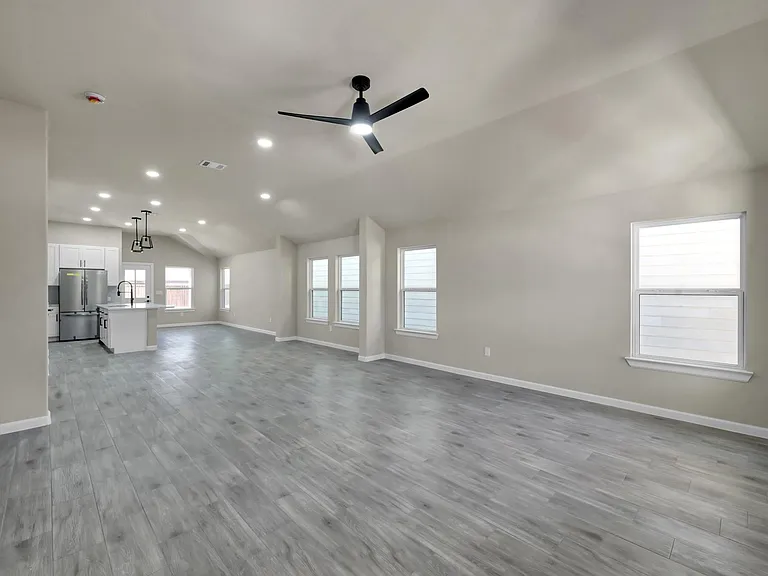 106 Harbor Court Dr — Photo 32