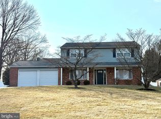 4 Friesland Dr, Churchville, PA 18966