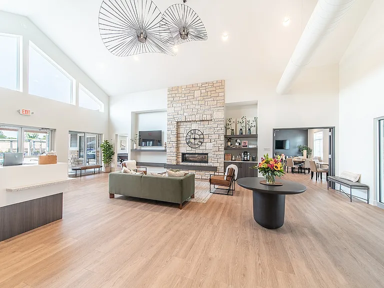 Page Living at Pinnacle Hills — Photo 33