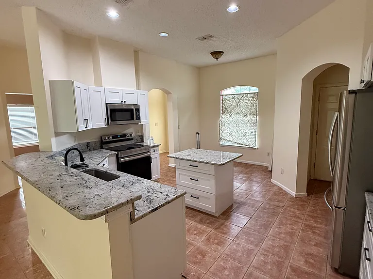 2802 Coachman Lakes Dr — Photo 5
