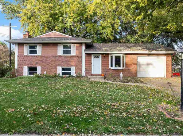 826 20th Ave, Coralville, IA 52241