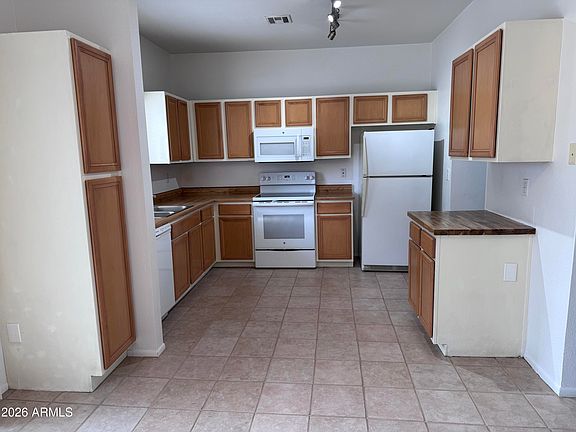 3rd image of 1970 N HARTFORD Street #62