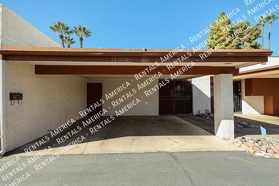 $300 Amazon Gift Card if you move in by 11/20/26 3/2 Bath Tempe Condo — Photo 3