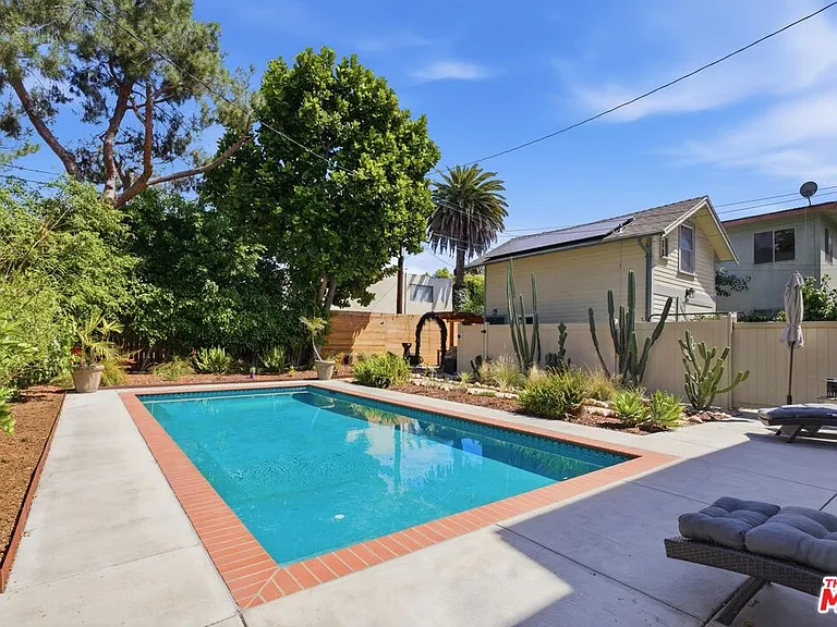 2624 Van Buren Pl — Photo 32