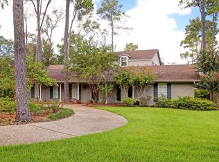 2 Bending Oaks Ln, Houston, TX 77024