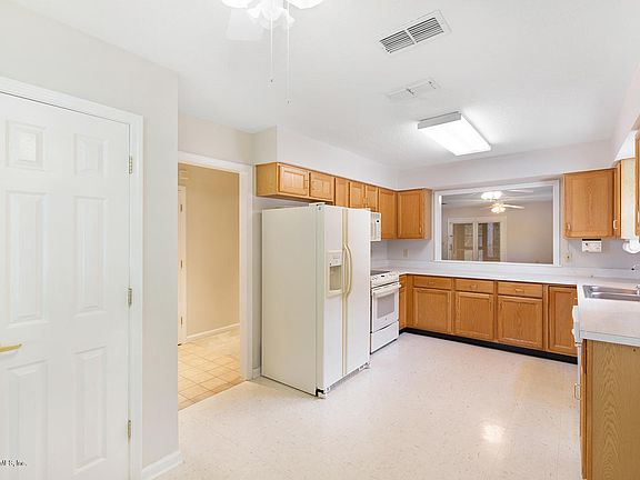 5th image of 13644 Gordonia Ct