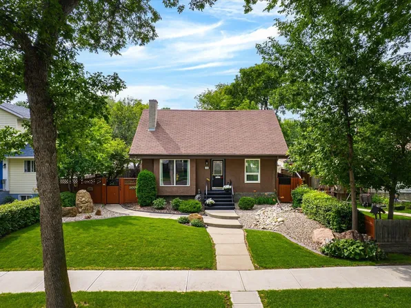 11322 56th St NW, Edmonton, AB T5W 3S4