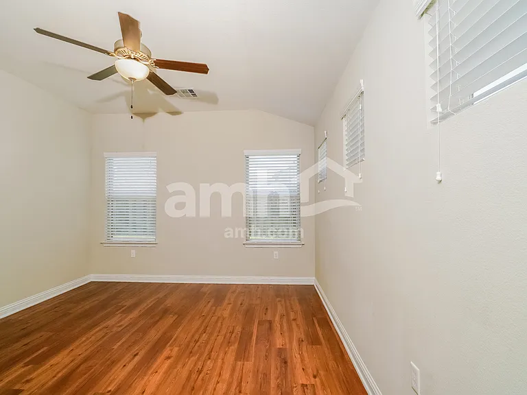 8105 Cottage Rose Dr — Photo 9