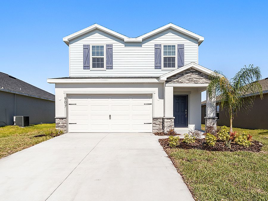 Move-in ready home for sale in St. Cloud, FL- with 4 bedrooms plus a loft!