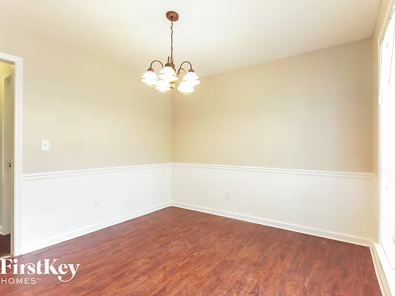 230 Saint Charles Ave — Photo 4
