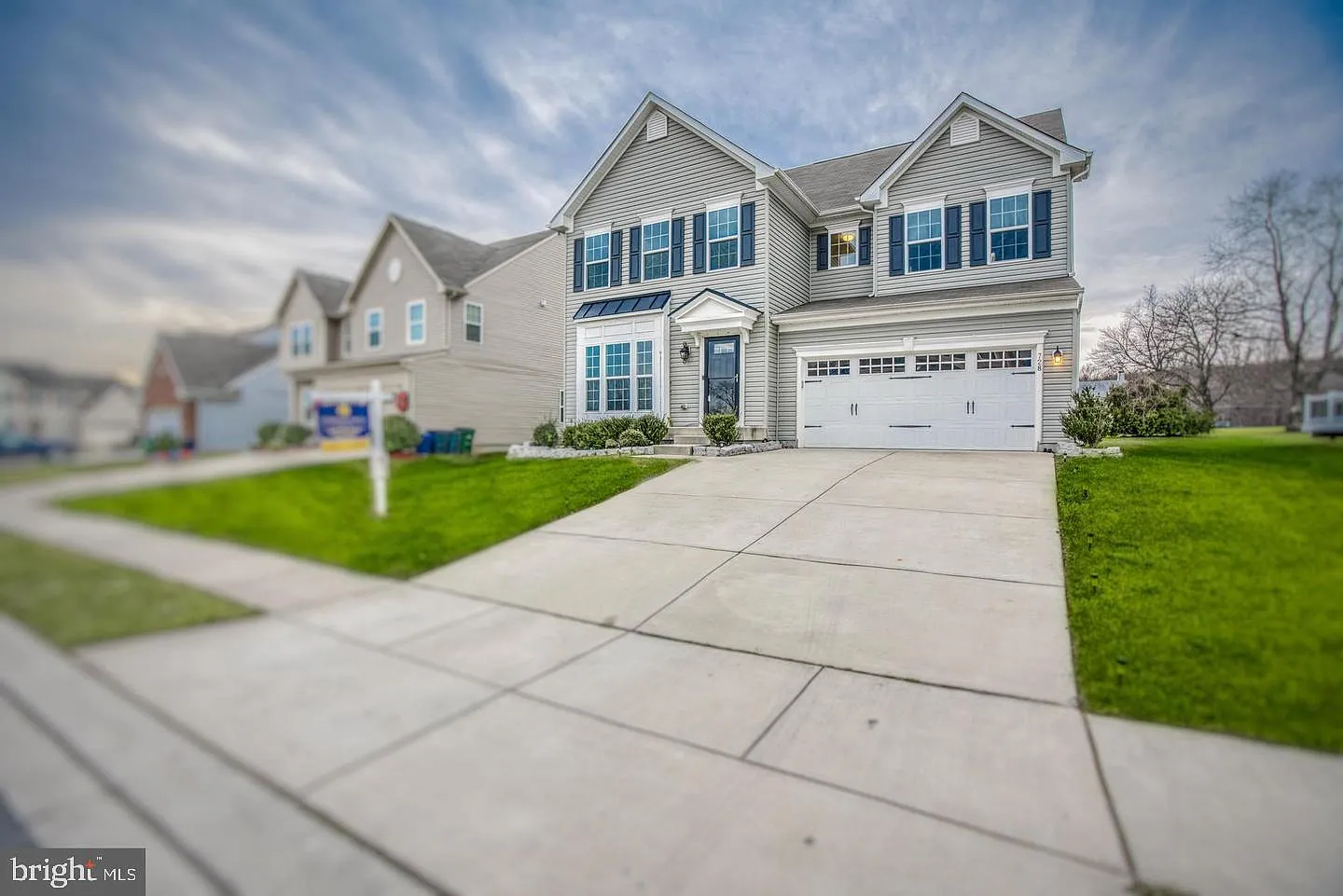 4 bed, 3.5 bath, 4807 sqft, $4,950 — Photo 1